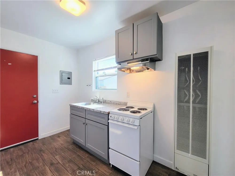 4514 Linden Long Beach, CA 90807