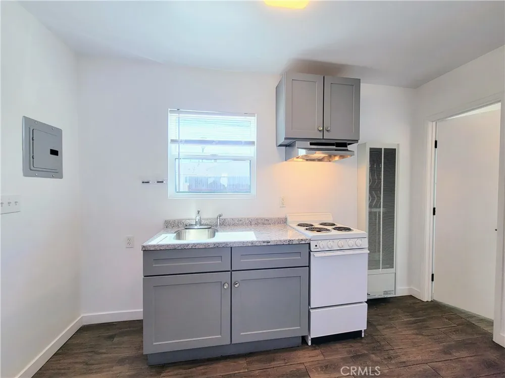4514 Linden Long Beach, CA 90807