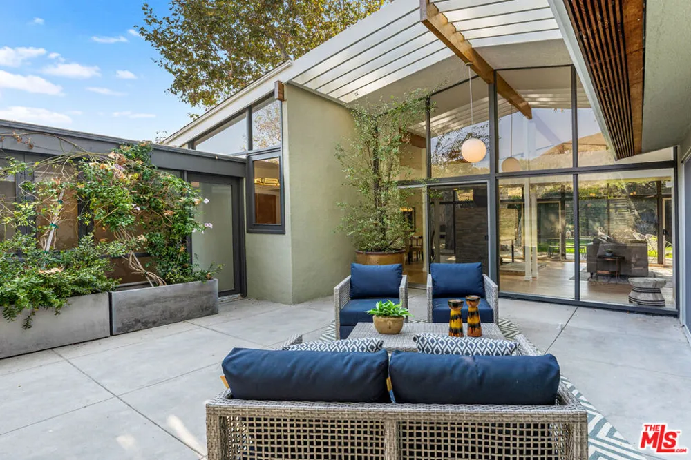 6225 Frondosa Drive Malibu, CA 90265