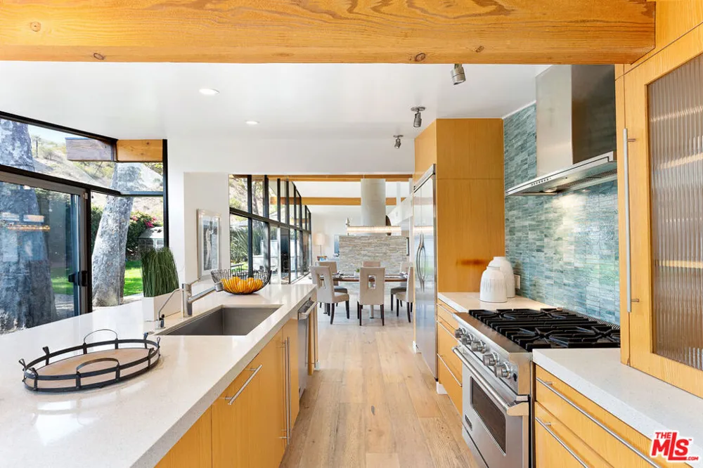 6225 Frondosa Drive Malibu, CA 90265