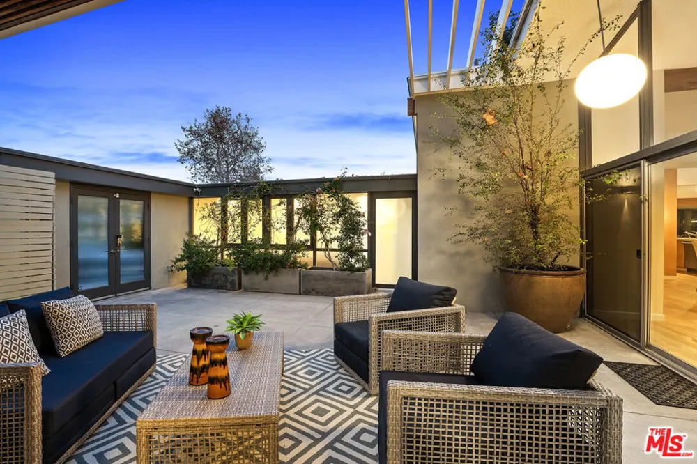6225 Frondosa Drive Malibu, CA 90265