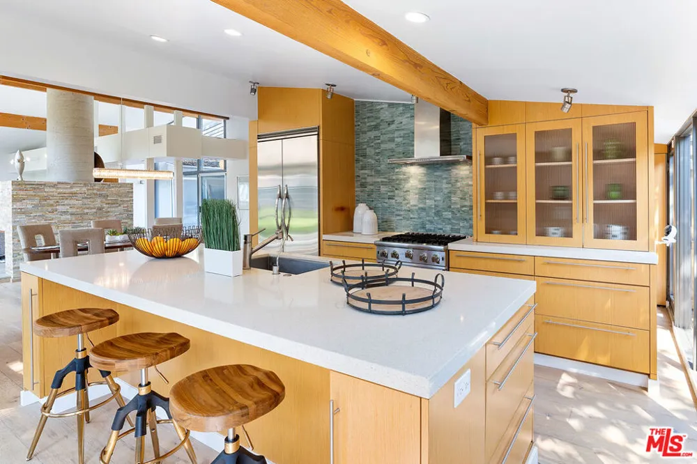 6225 Frondosa Drive Malibu, CA 90265