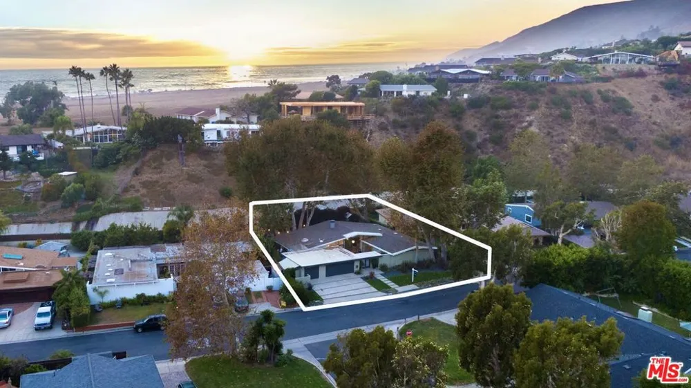 6225 Frondosa Drive Malibu, CA 90265