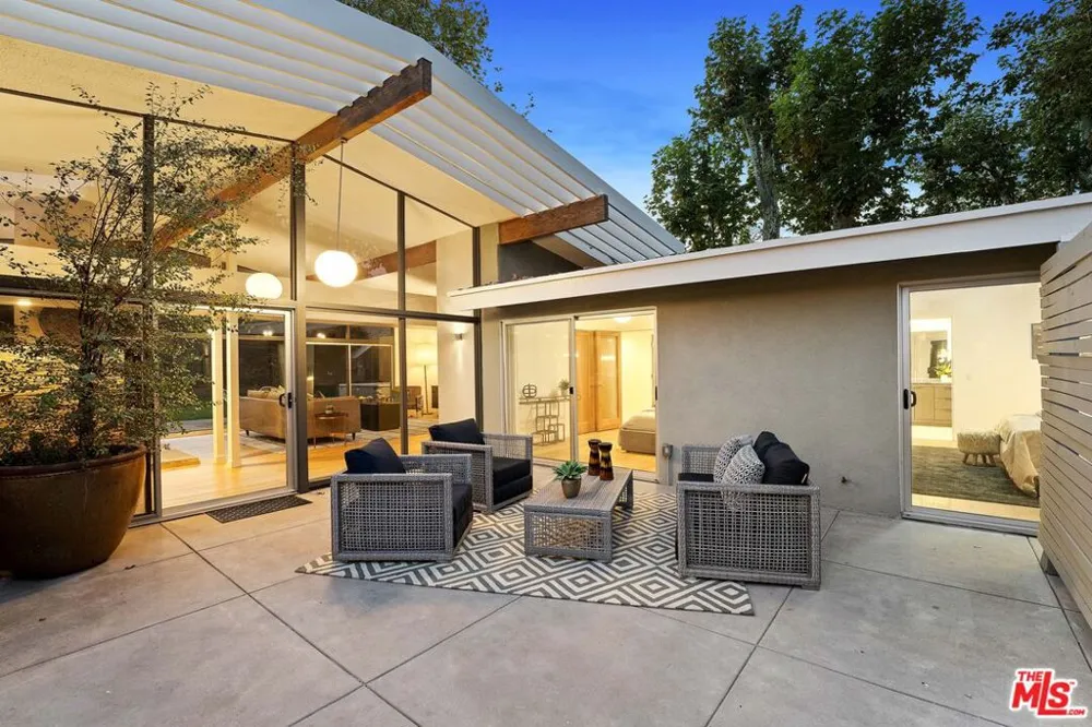 6225 Frondosa Drive Malibu, CA 90265