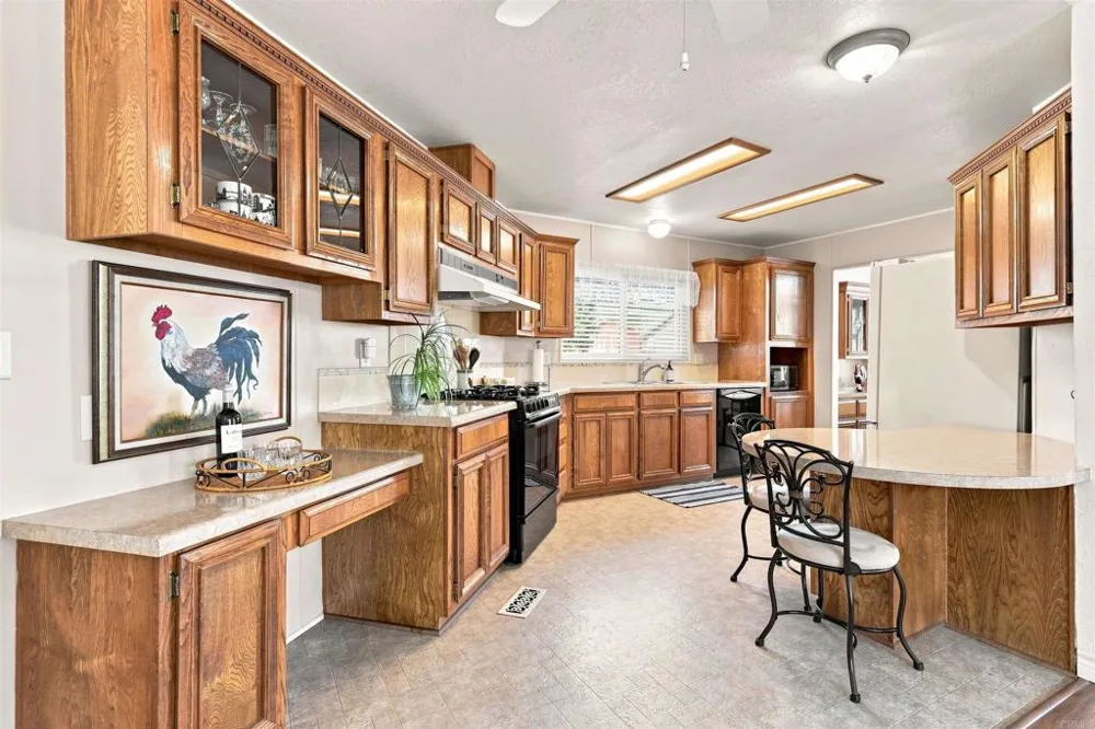 642 Via Costa Rica Vista, CA 92081