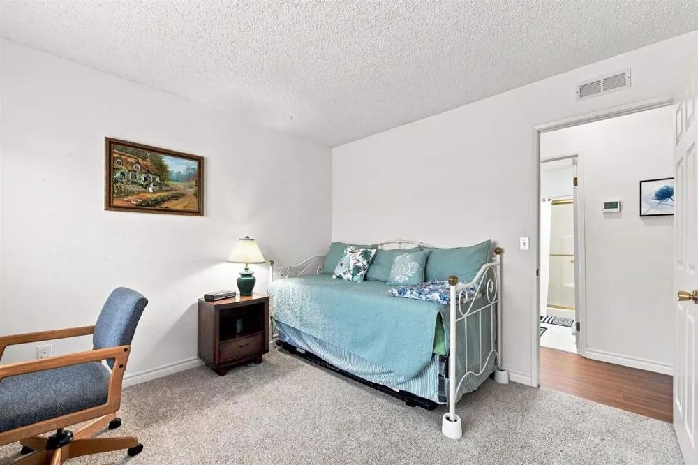642 Via Costa Rica Vista, CA 92081
