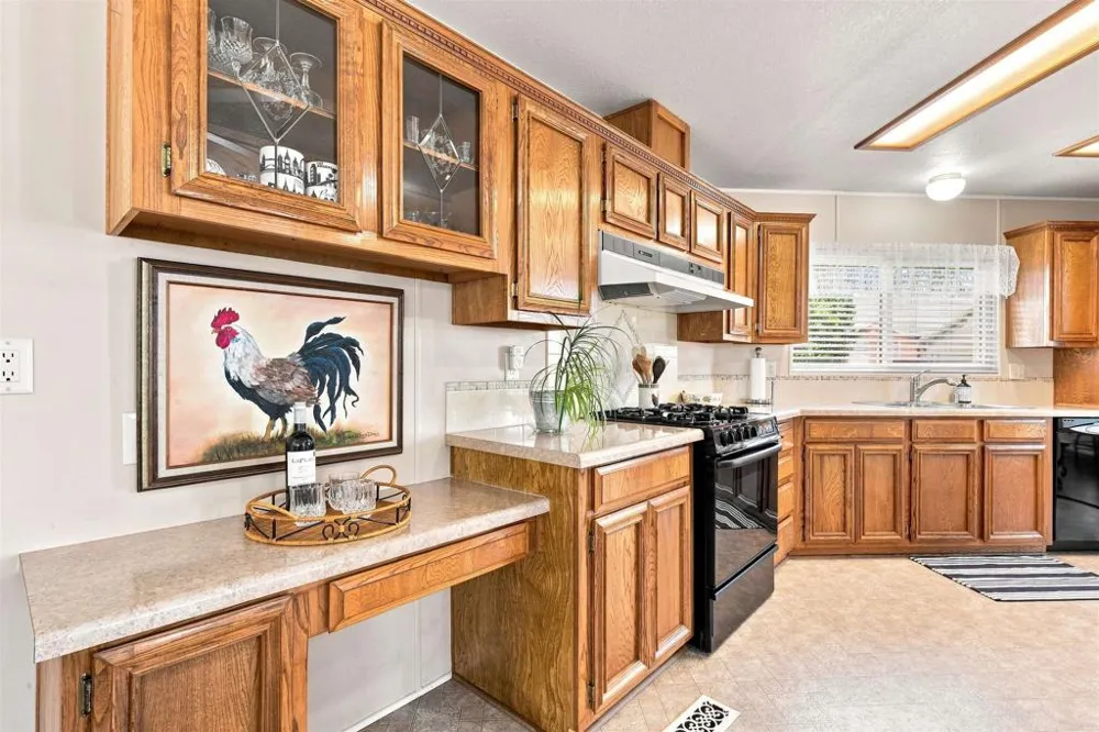 642 Via Costa Rica Vista, CA 92081
