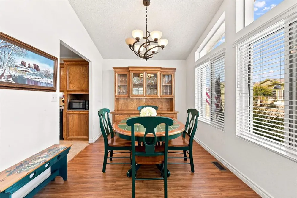 642 Via Costa Rica Vista, CA 92081
