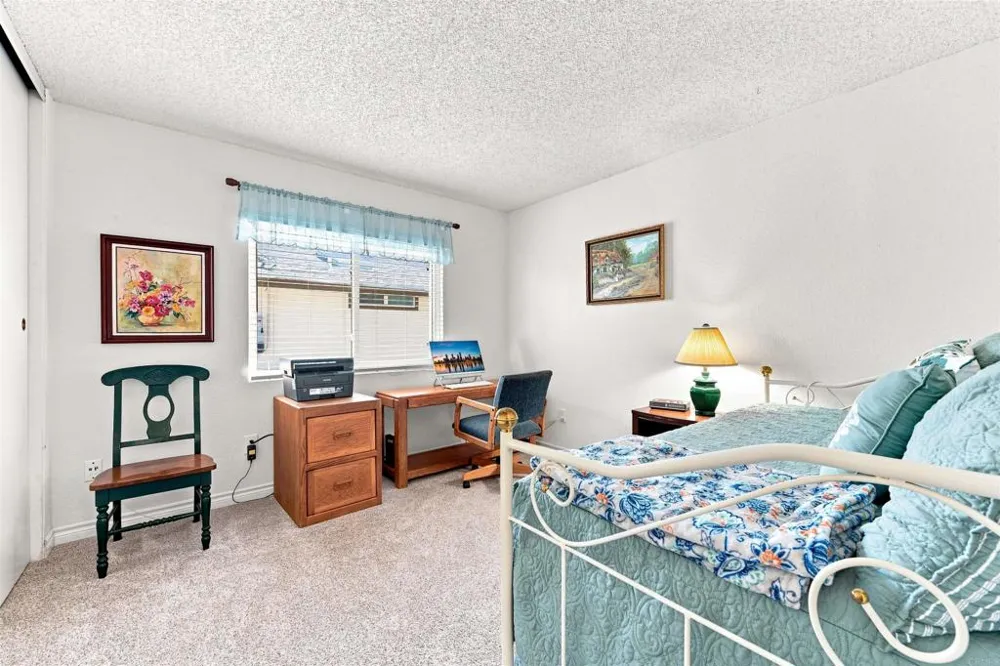 642 Via Costa Rica Vista, CA 92081