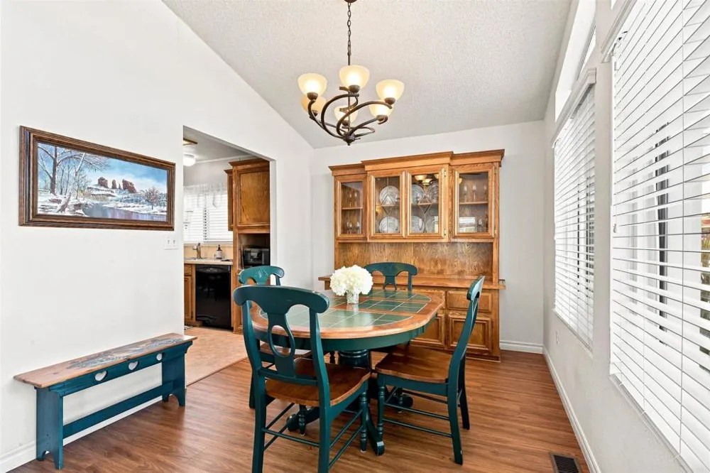 642 Via Costa Rica Vista, CA 92081