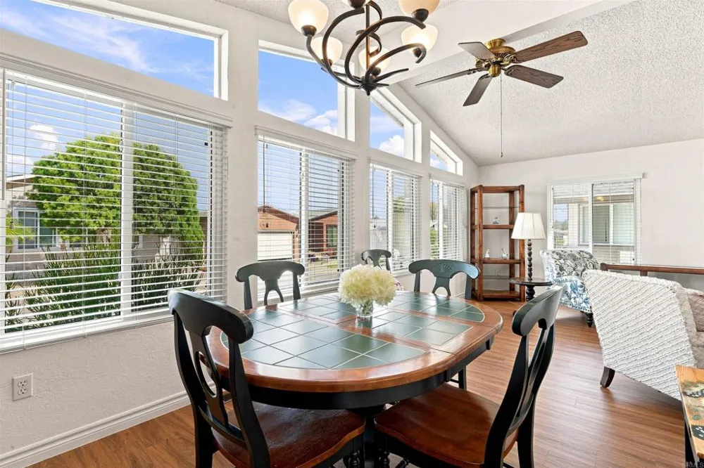 642 Via Costa Rica Vista, CA 92081