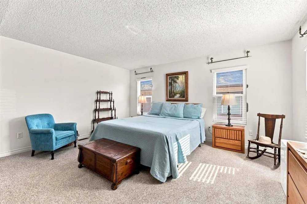 642 Via Costa Rica Vista, CA 92081