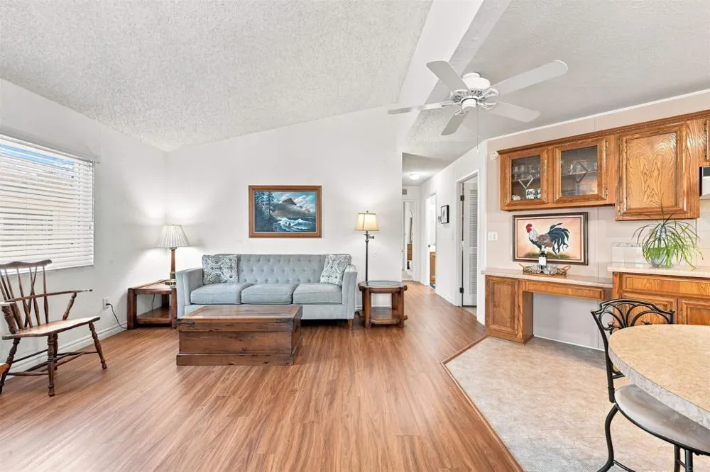 642 Via Costa Rica Vista, CA 92081