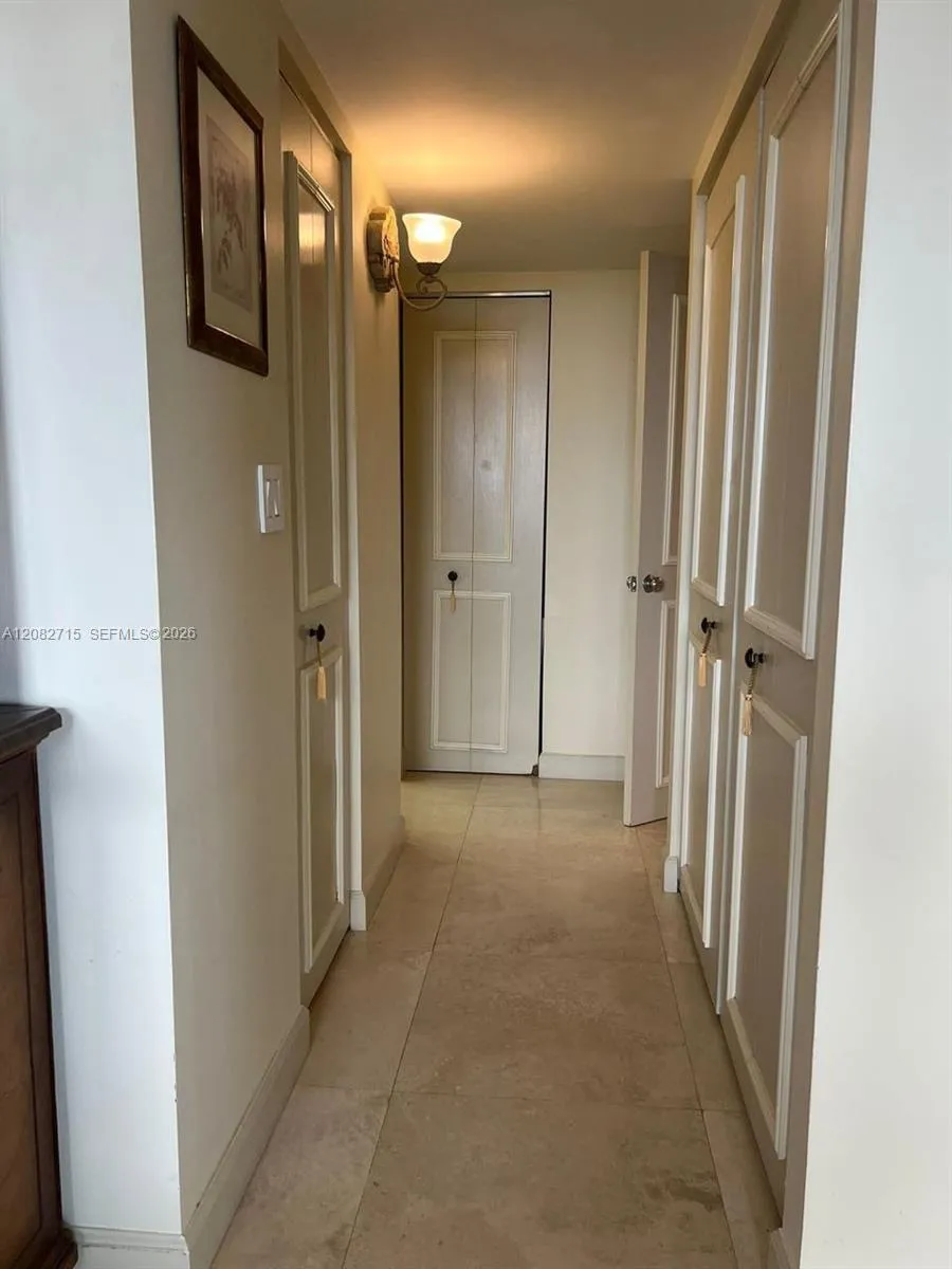 18151 NE 31st Ct #1005 Aventura, FL 33160