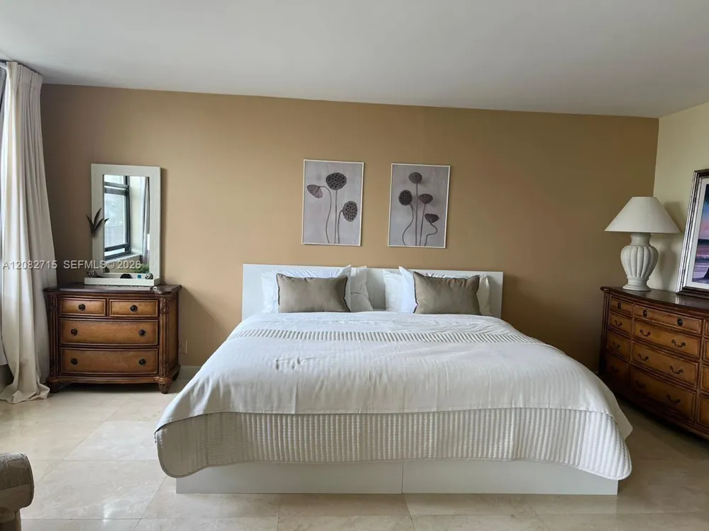 18151 NE 31st Ct #1005 Aventura, FL 33160