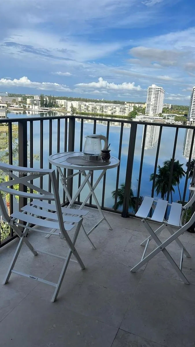 18151 NE 31st Ct #1005 Aventura, FL 33160