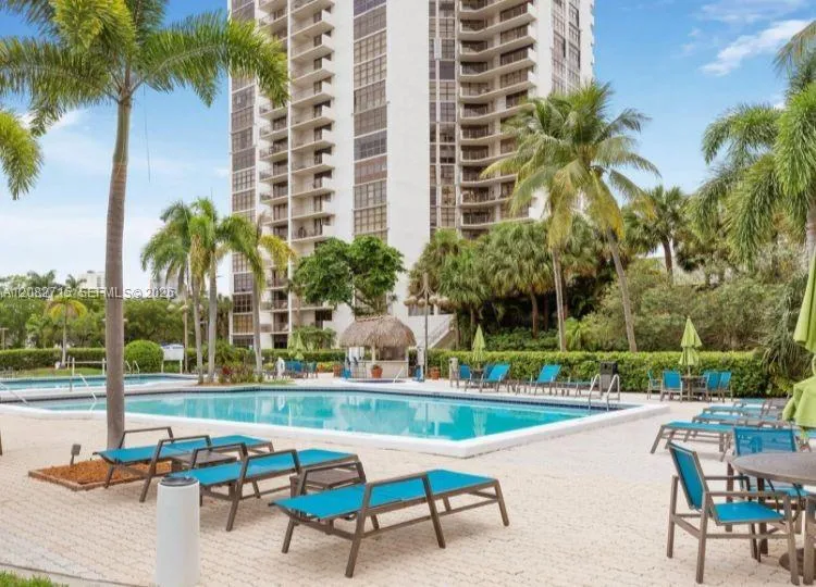 18151 NE 31st Ct #1005 Aventura, FL 33160