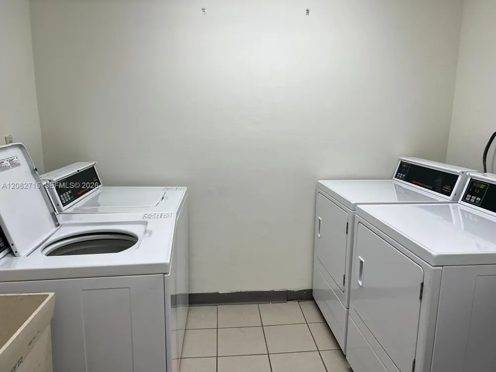 18151 NE 31st Ct #1005 Aventura, FL 33160