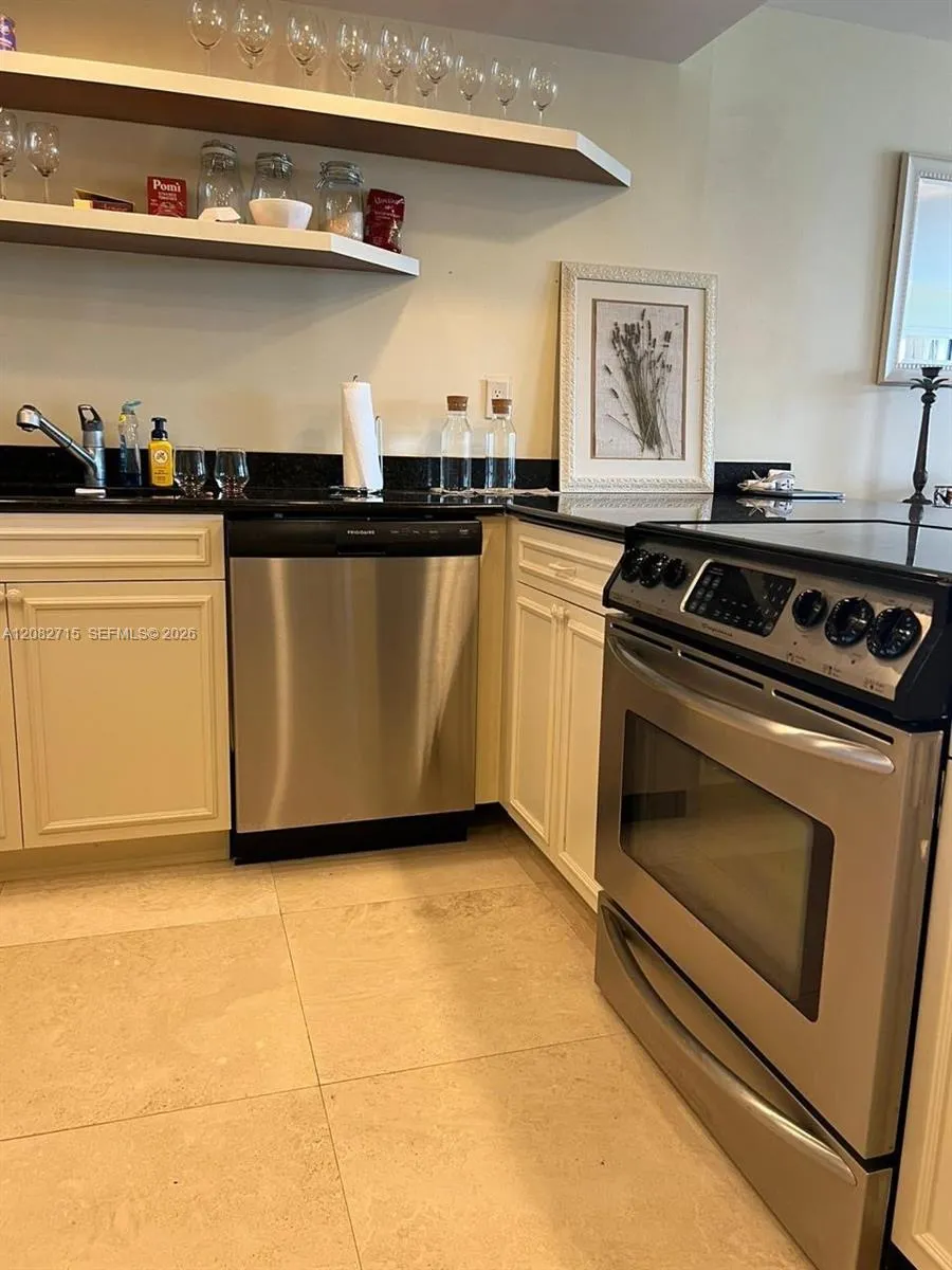 18151 NE 31st Ct #1005 Aventura, FL 33160