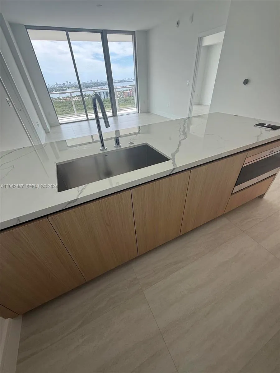 2411 Laguna Circle #2703 North Miami, FL 33181