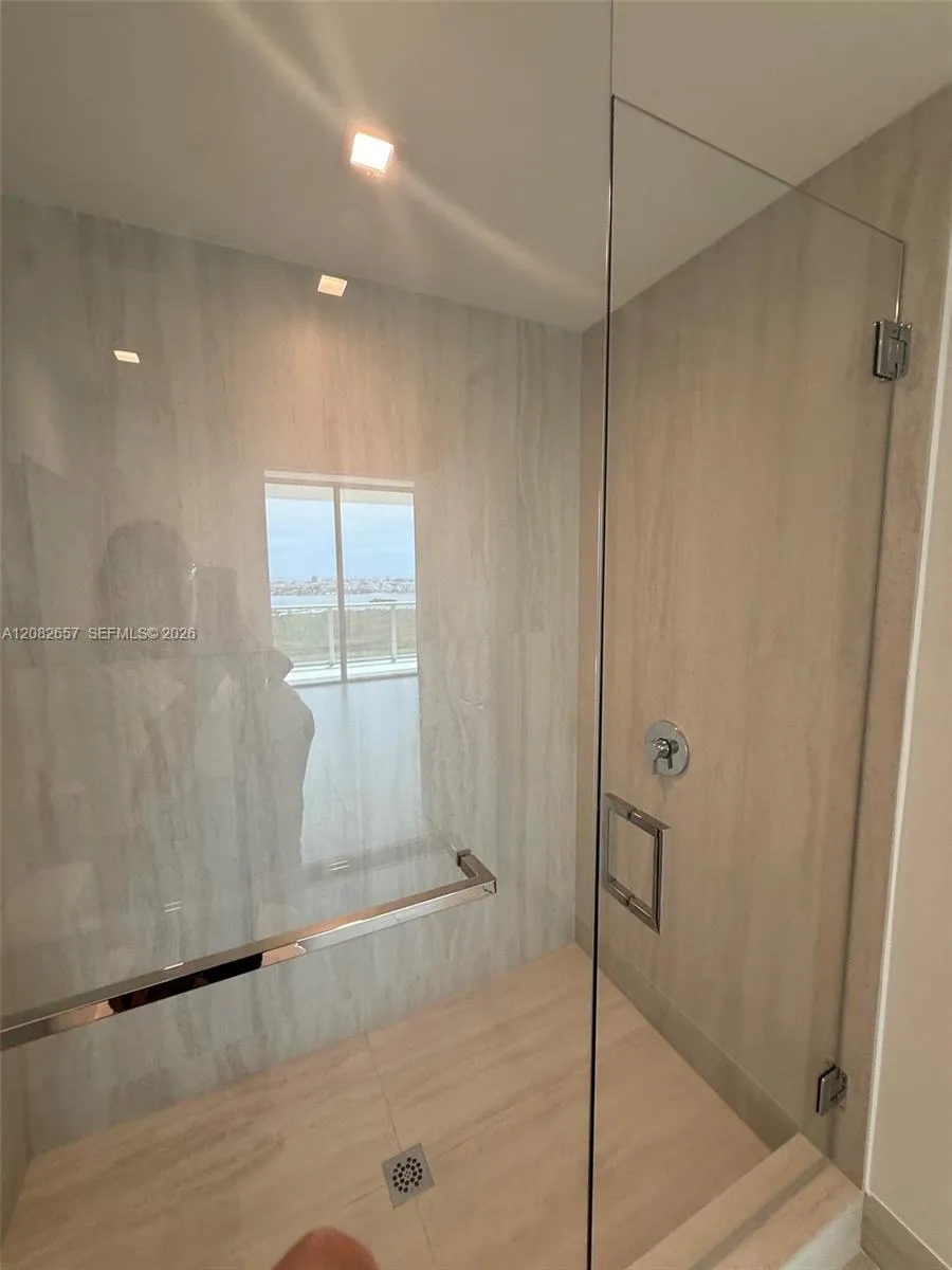 2411 Laguna Circle #2703 North Miami, FL 33181