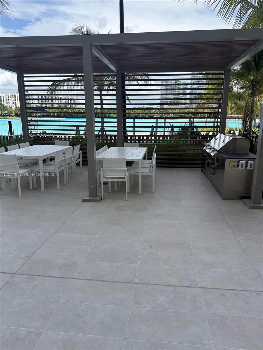 2411 Laguna Circle #2703 North Miami, FL 33181