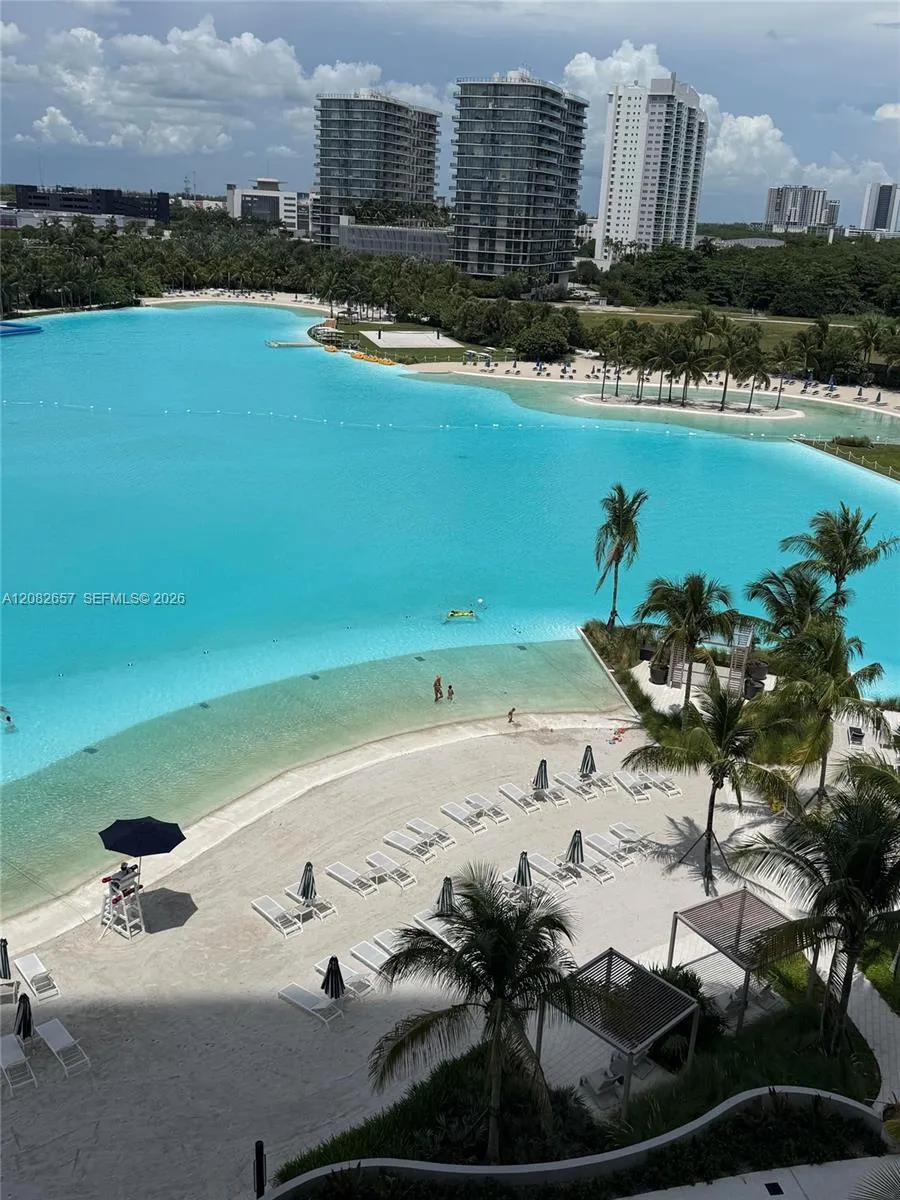 2411 Laguna Circle #2703 North Miami, FL 33181
