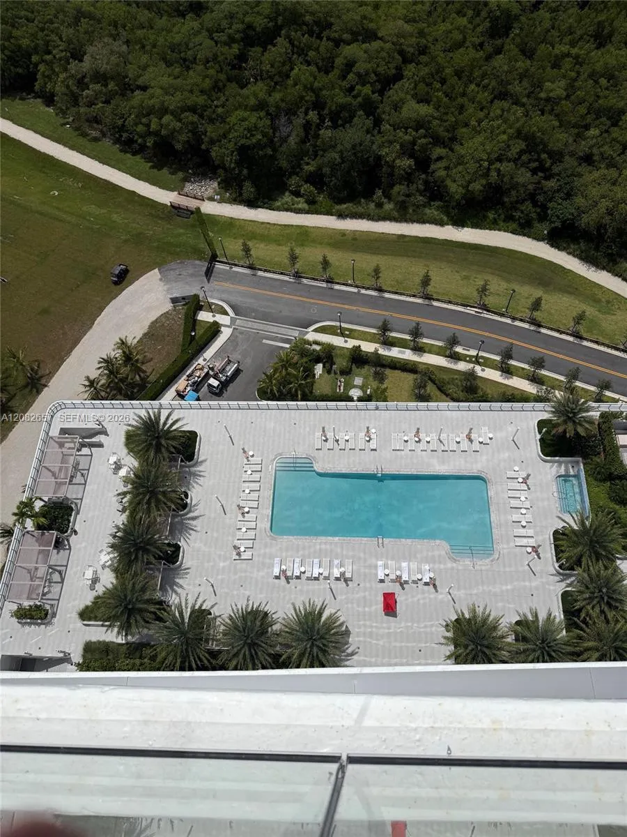 2411 Laguna Circle #2703 North Miami, FL 33181