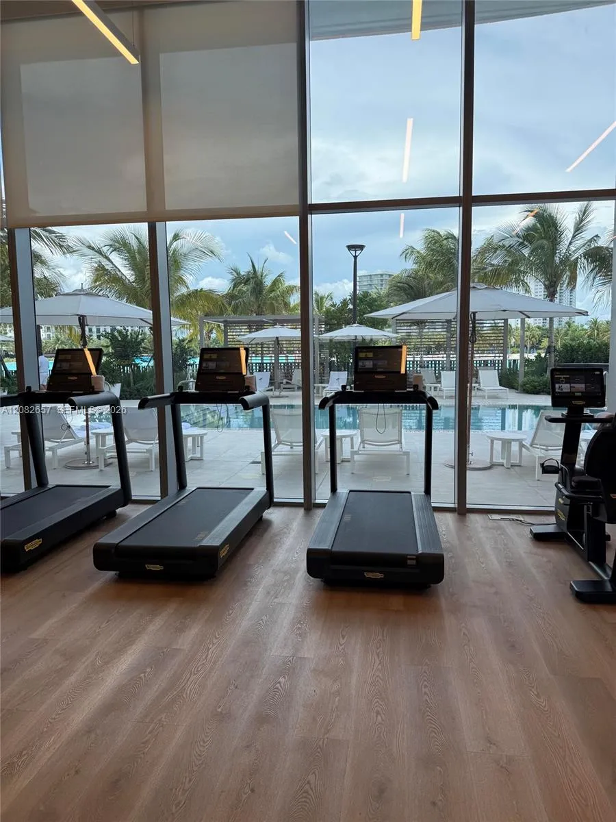 2411 Laguna Circle #2703 North Miami, FL 33181