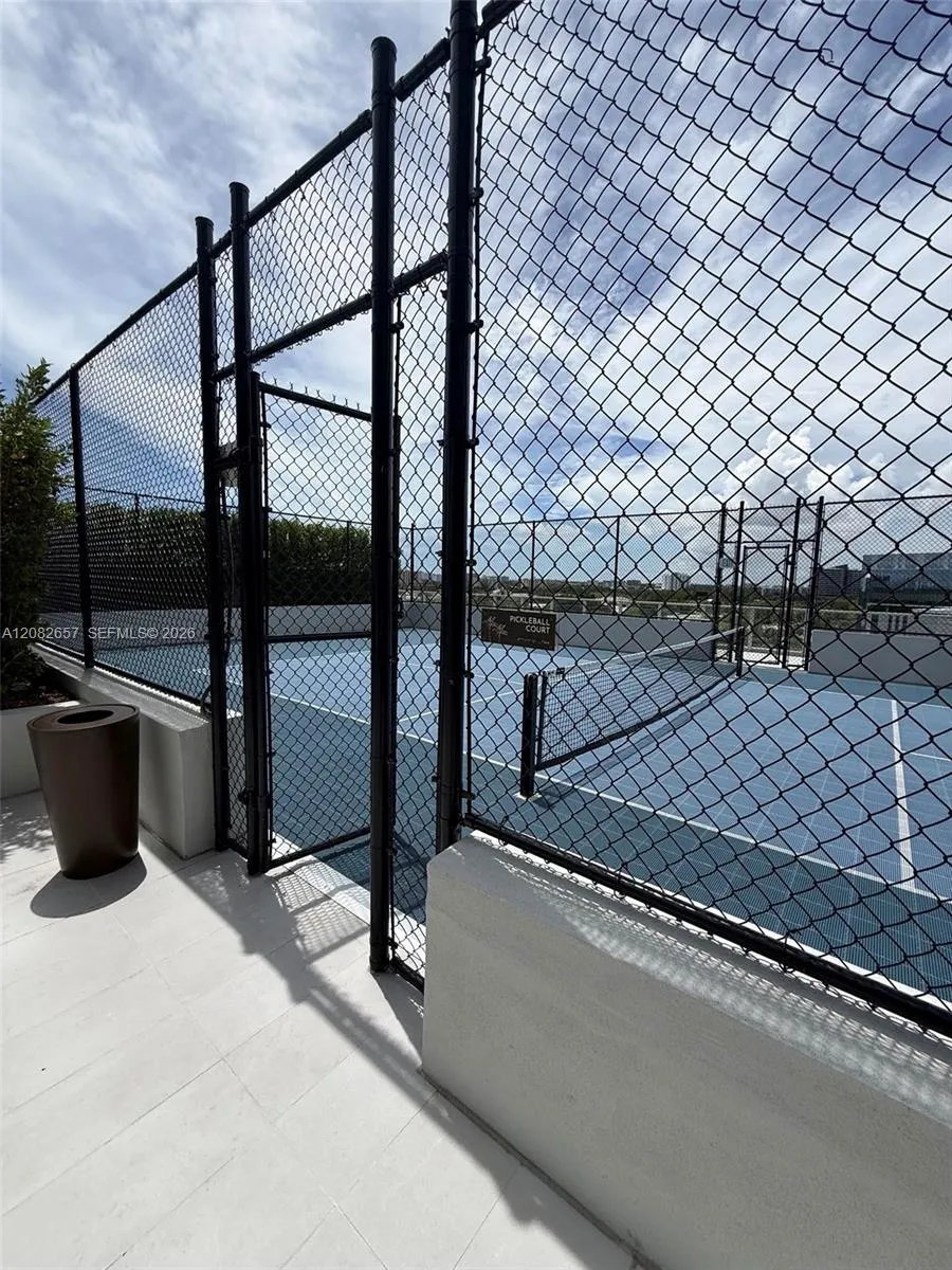 2411 Laguna Circle #2703 North Miami, FL 33181