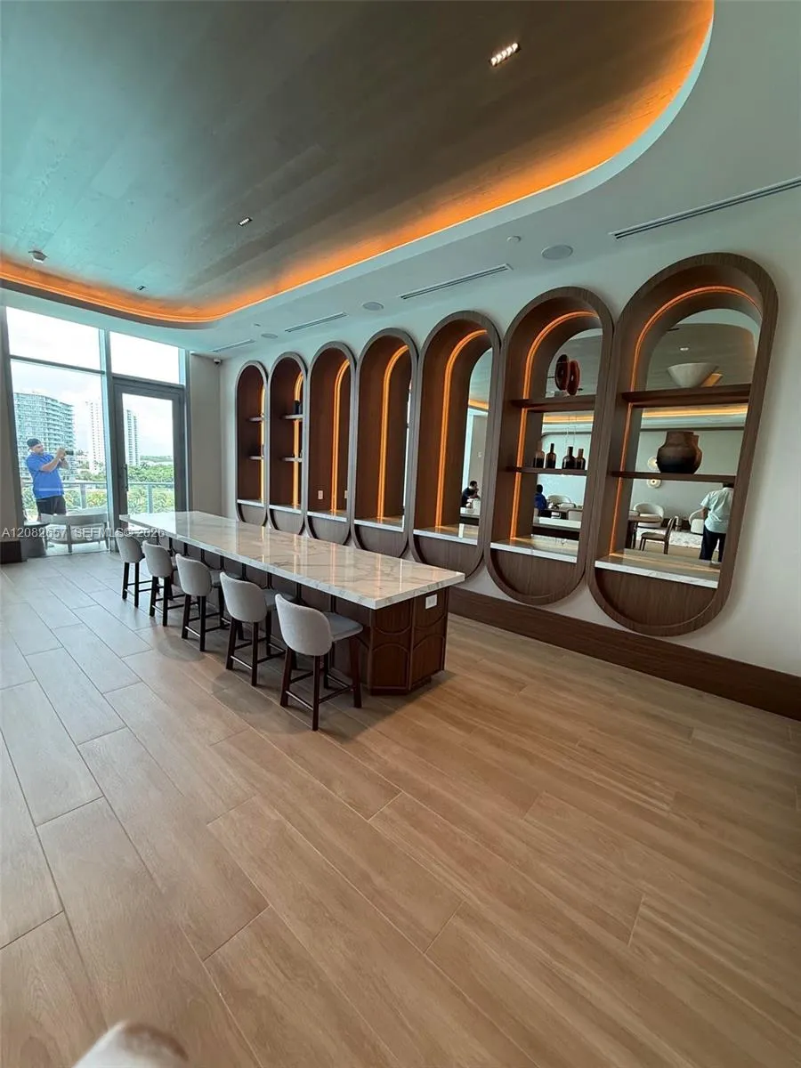 2411 Laguna Circle #2703 North Miami, FL 33181