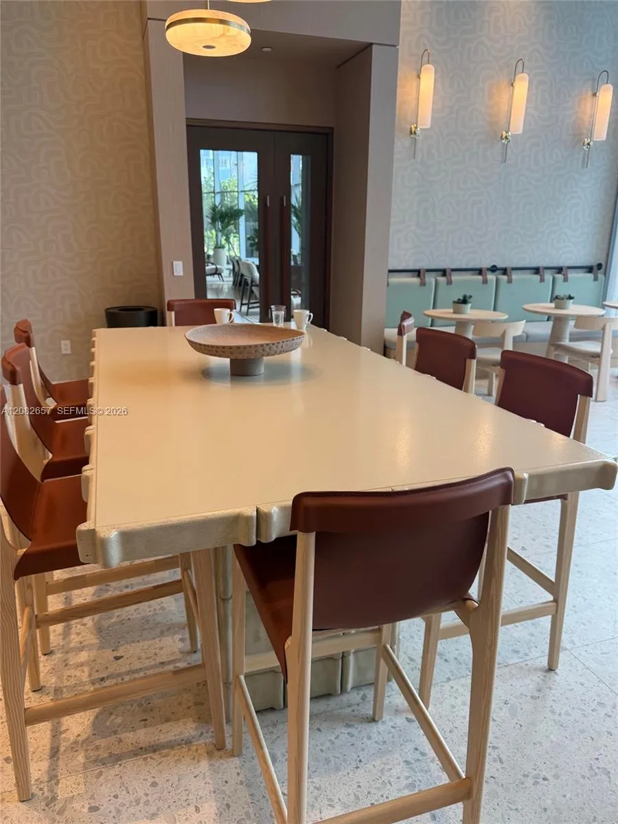 2411 Laguna Circle #2703 North Miami, FL 33181