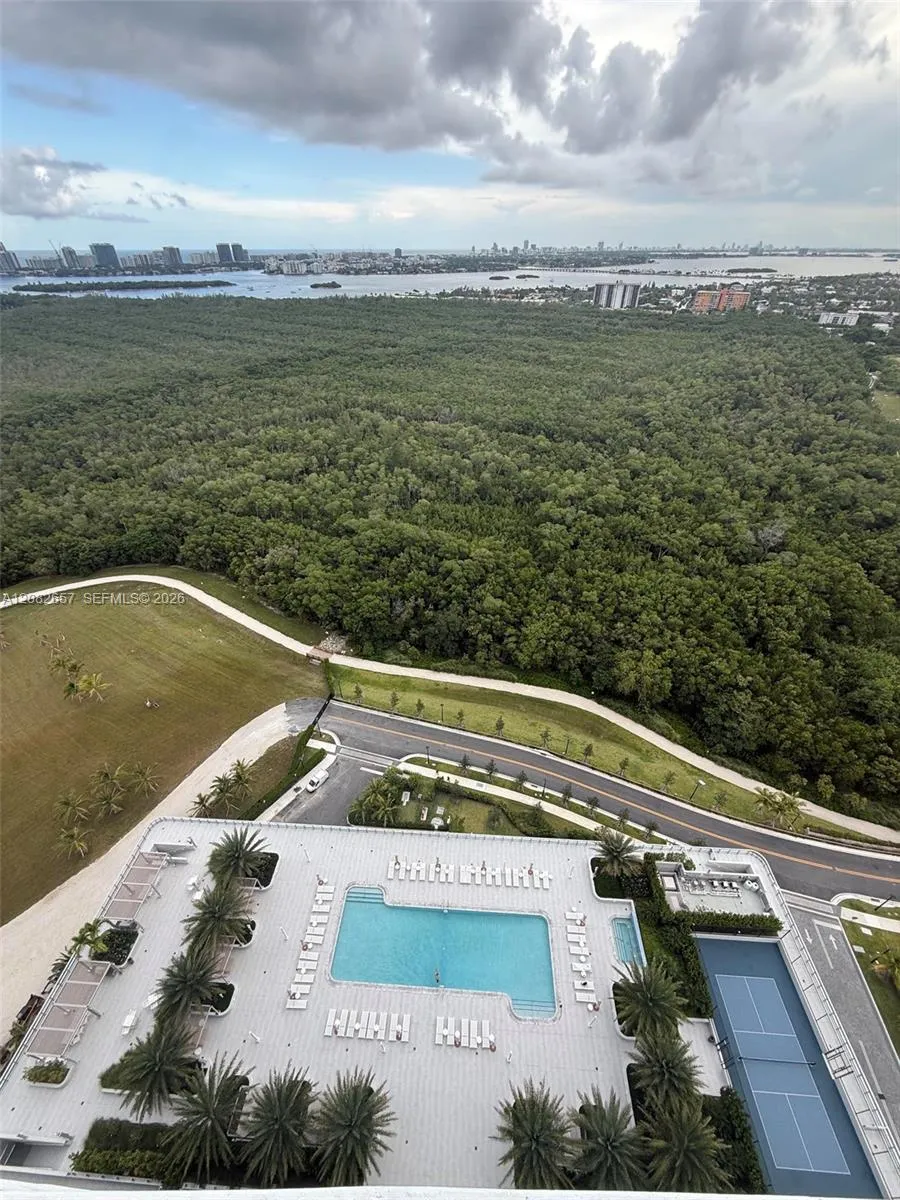 2411 Laguna Circle #2703 North Miami, FL 33181