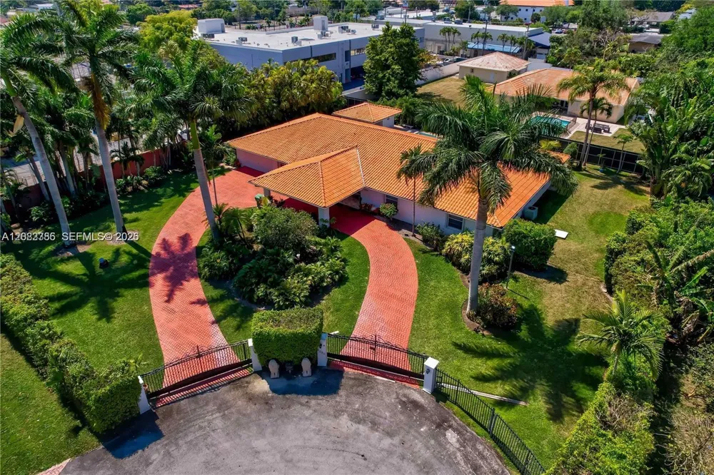 7080 SW 98th Ave Miami, FL 33173
