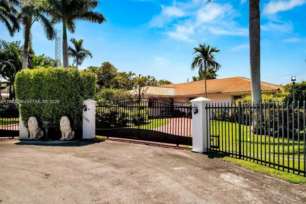 7080 SW 98th Ave Miami, FL 33173
