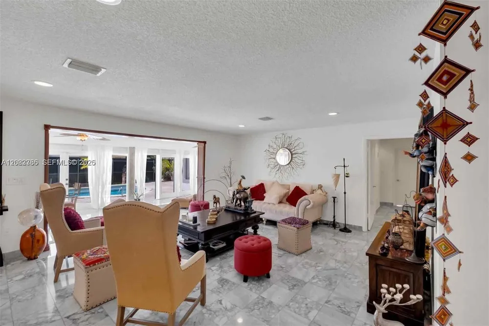 7080 SW 98th Ave Miami, FL 33173