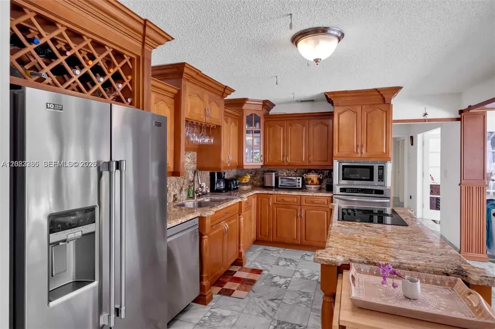 7080 SW 98th Ave Miami, FL 33173