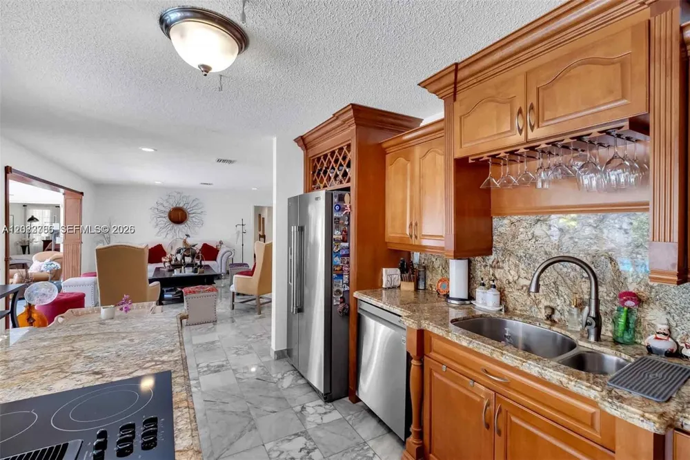 7080 SW 98th Ave Miami, FL 33173