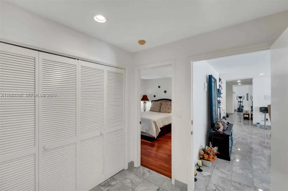 7080 SW 98th Ave Miami, FL 33173