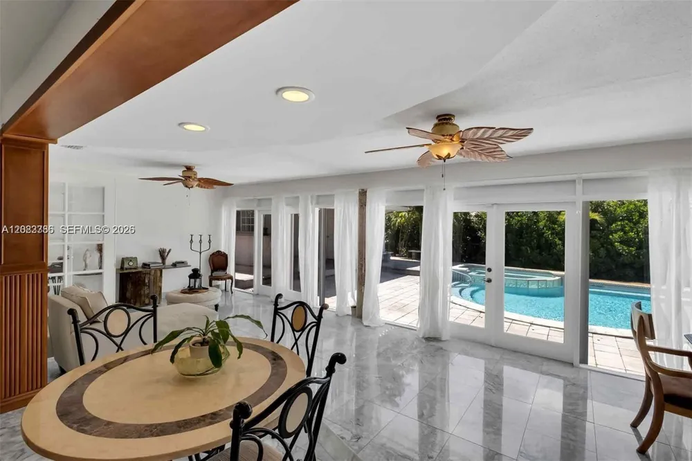 7080 SW 98th Ave Miami, FL 33173