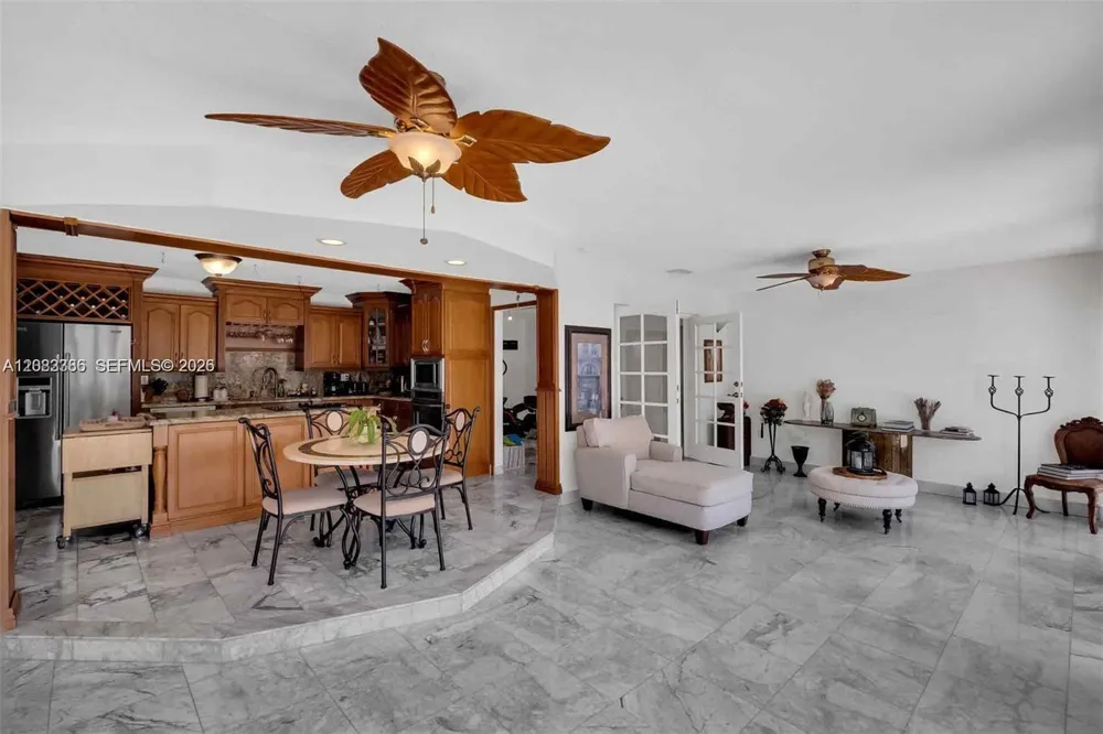 7080 SW 98th Ave Miami, FL 33173