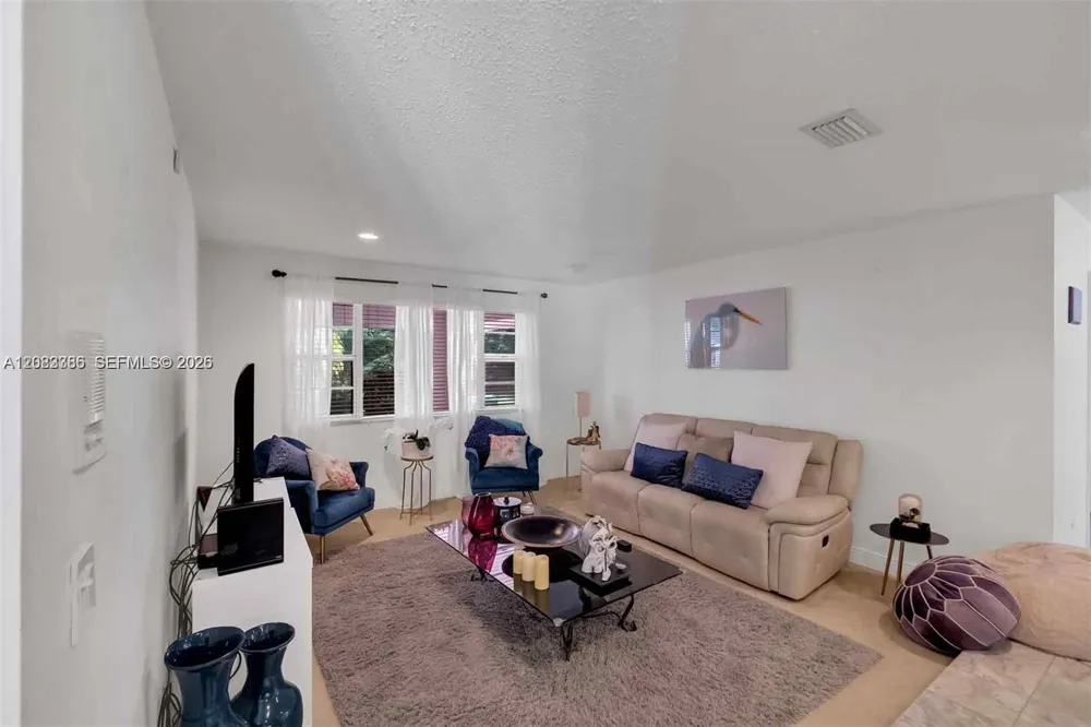 7080 SW 98th Ave Miami, FL 33173