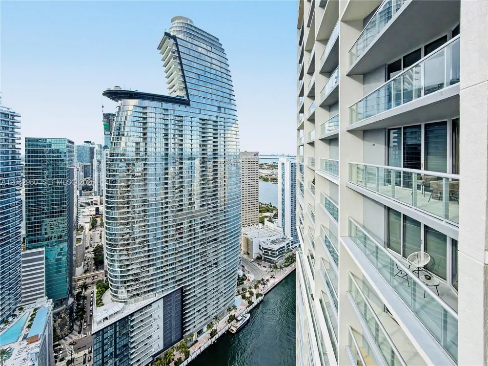 475 Brickell Ave #4610 Miami, FL 33131