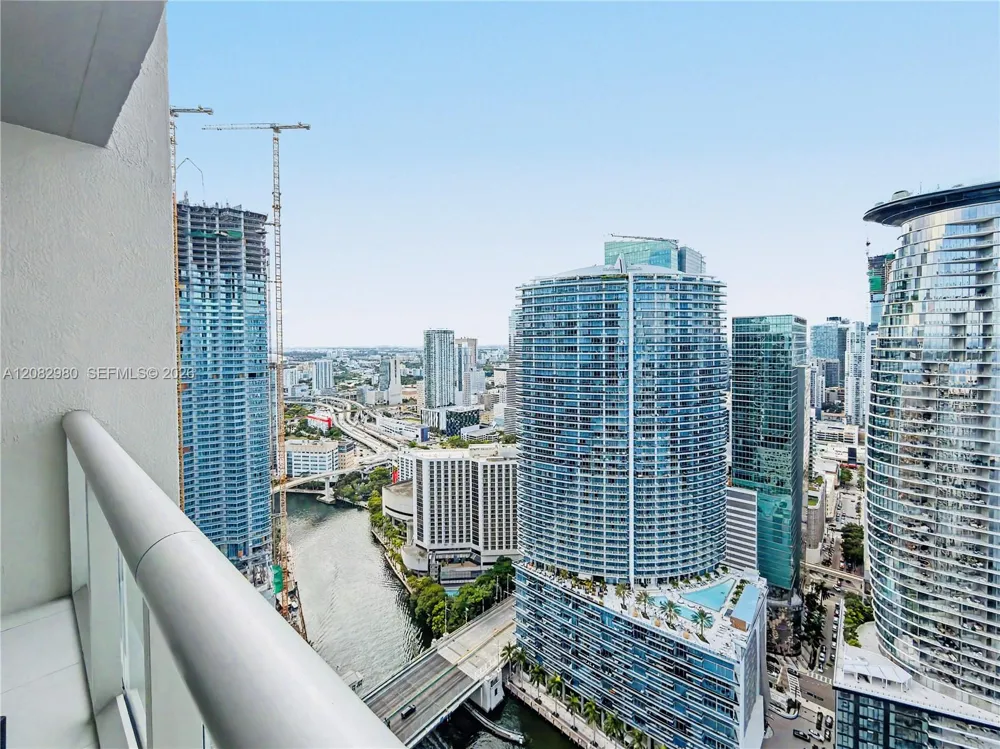 475 Brickell Ave #4610 Miami, FL 33131
