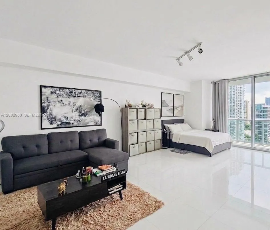 475 Brickell Ave #4610 Miami, FL 33131