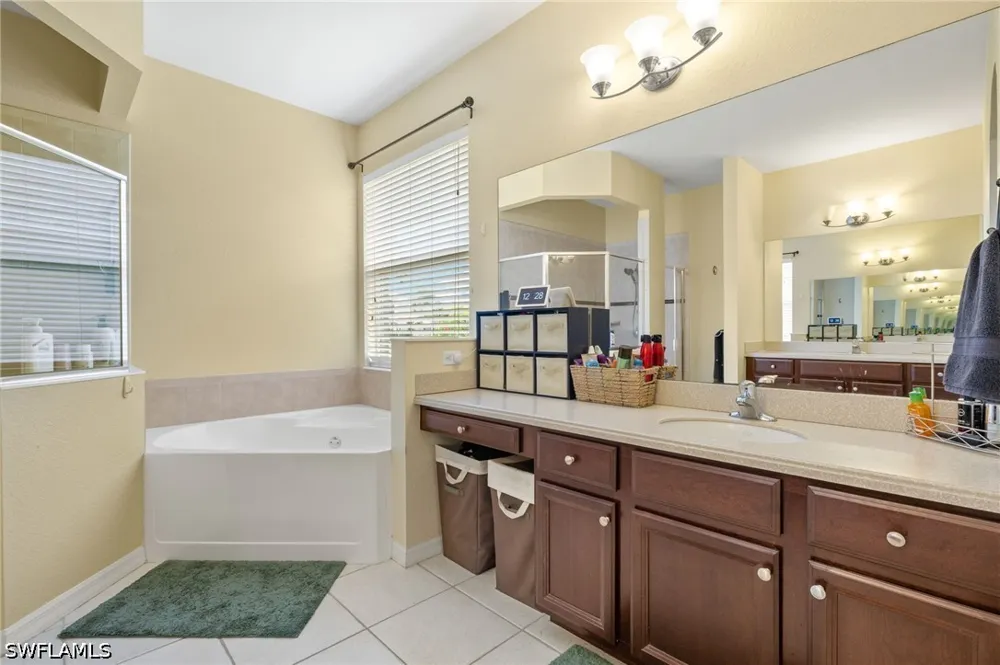 Grove Drive Naples, FL 34120