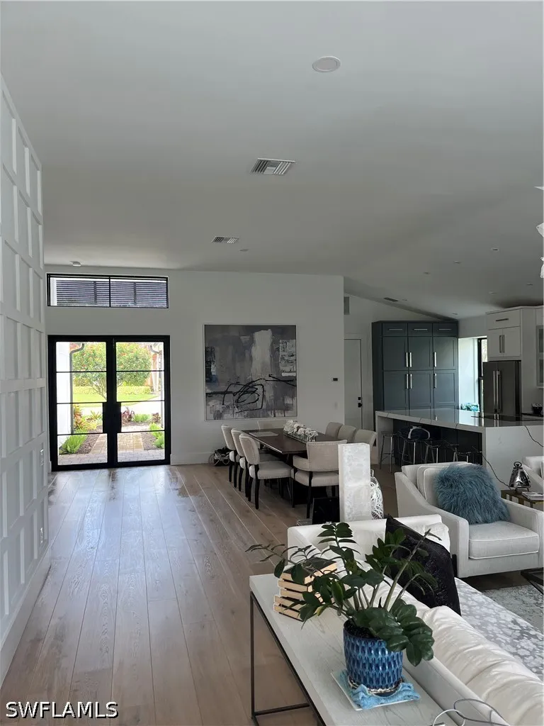 Pondside Lane Naples, FL 34109