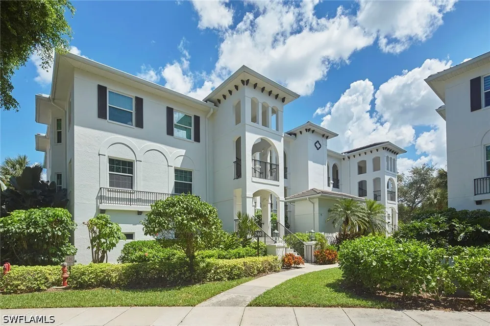 Bentwater Circle #101 Naples, FL 34108