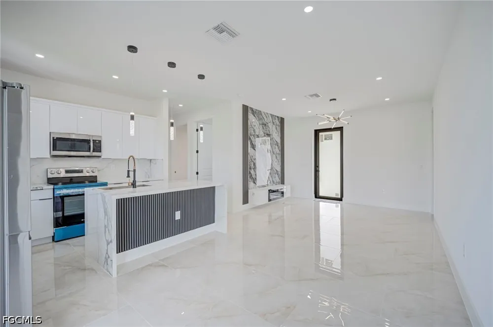 11Th St SW Lehigh Acres, FL 33976