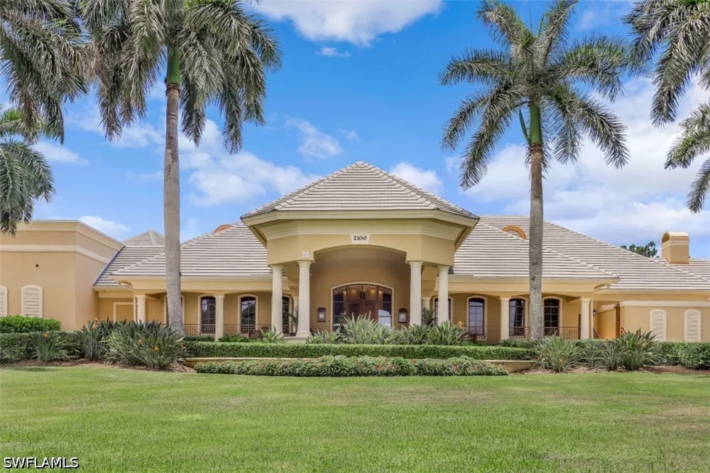 Chesterbrook Court #203 Naples, FL 34109